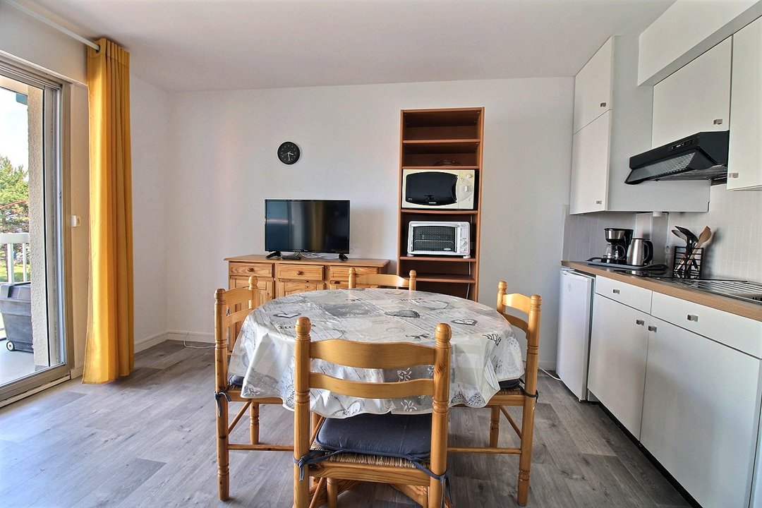 /picture/helios/116215201/QUEENVICT F2/6_2026-01-01CET00h00-13.jpg